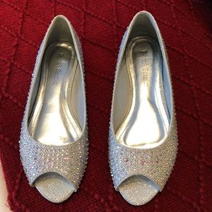 Ven Style Shoes w/ peep toe